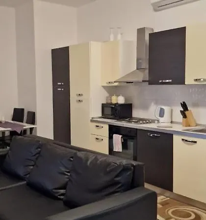 Central Rocky Beach Apartment *